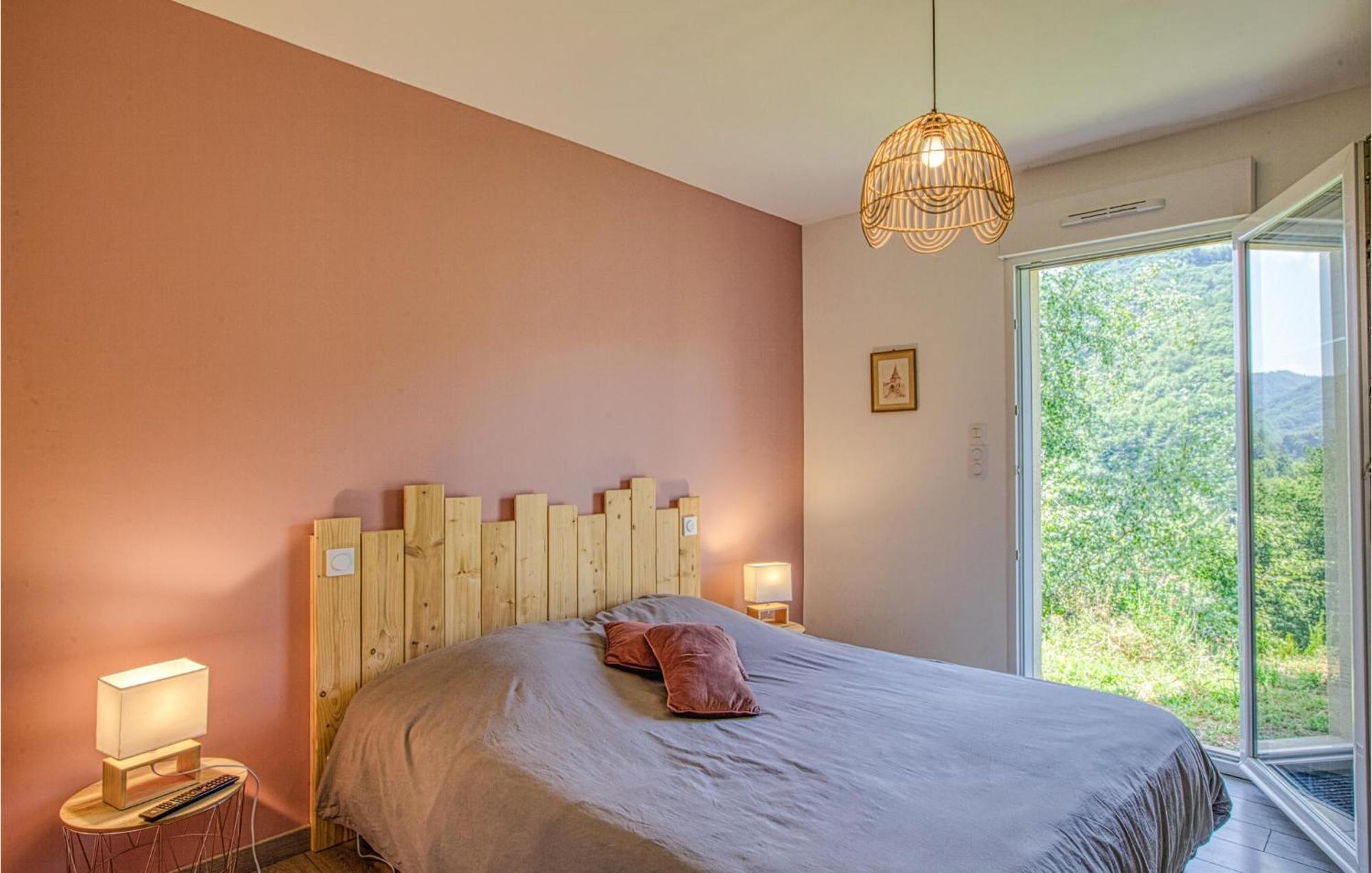 2 Bedroom Lovely Apartment In Conques-En-Rouergue Eksteriør bilde